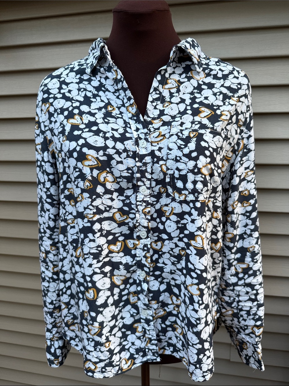 Velvet Heart Button-Down Blouse with Hearts Motif Navy /White, Mustard Size M - Picture 9 of 12